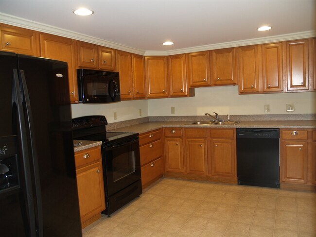 Building Photo - 103 Woodland Ave