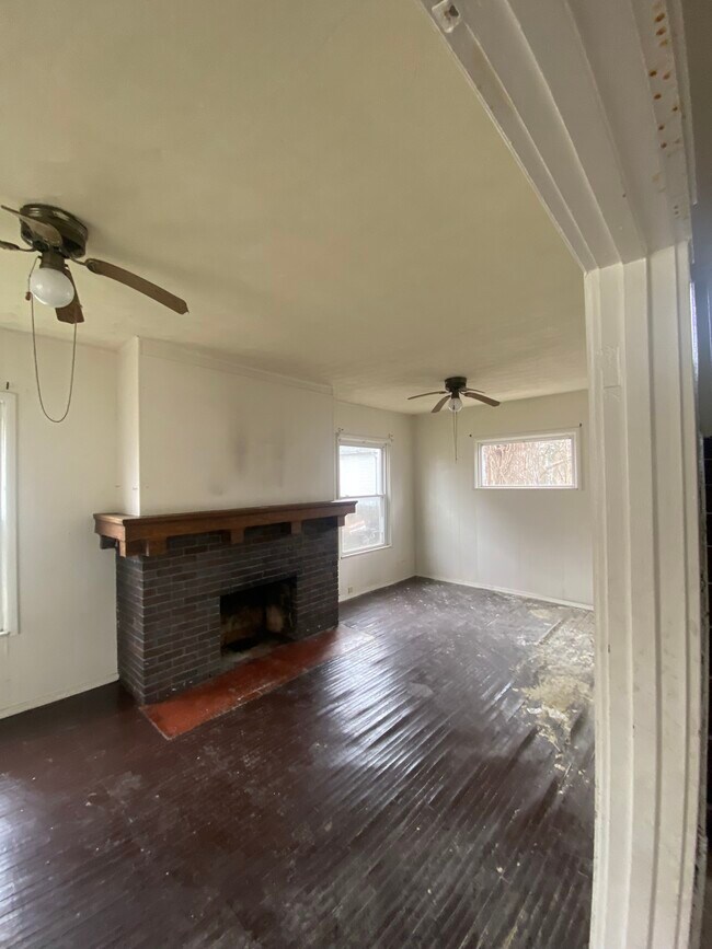 Foto del edificio - 210 E Archer Ave