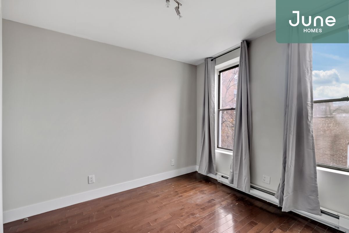 Primary Photo - ROOM ONLY in 5-bed/2.0-bath Home