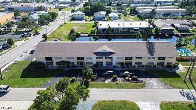 Building Photo - 4901 Victoria Dr