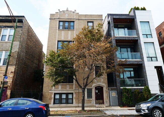 Foto del edificio - 3042 N Ashland Ave