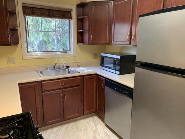 Building Photo - Beautiful 2 bedroom 2 bath home in Sackets...