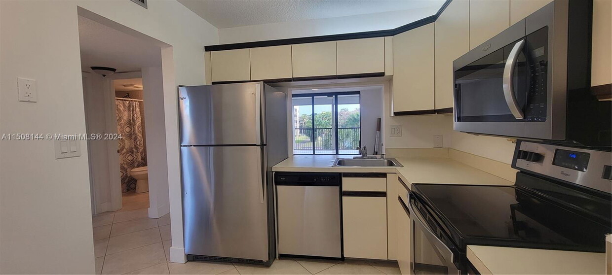 Primary Photo - 2900 NW 42nd Ave