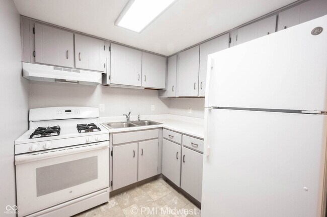 Foto del edificio - 324 Progress Rd