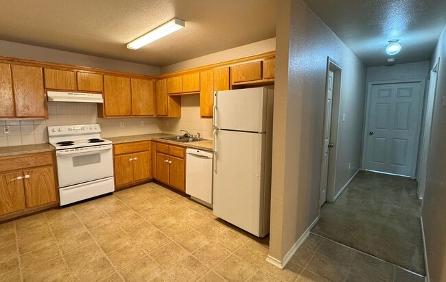 Building Photo - 3114 Janelle Dr