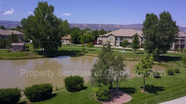 Foto del edificio - 2485 Fountainhead Blvd