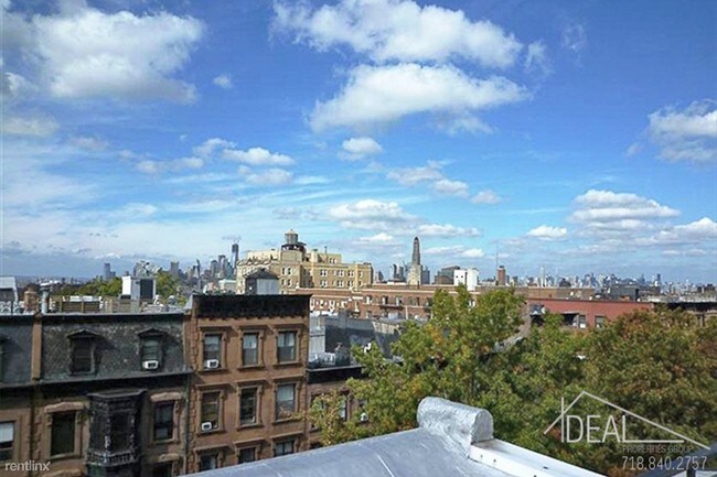 Foto del edificio - 42 8th Ave