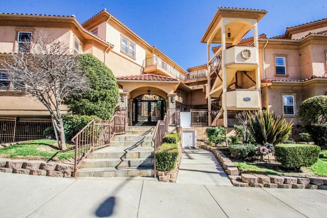 Building Photo - 4110 La Crescenta Ave