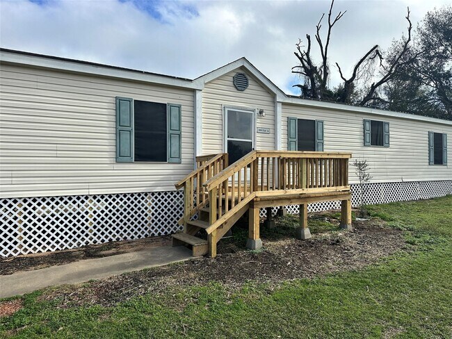 Building Photo - 30841 Clyde Ln