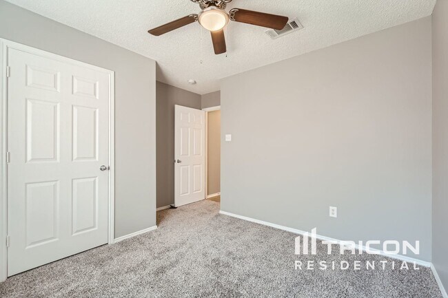 Foto del edificio - 115 Mulberry Ln