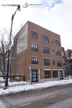 Building Photo - 2065 W Lawrence Ave