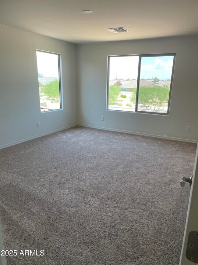 Building Photo - 8960 W San Miguel Ave