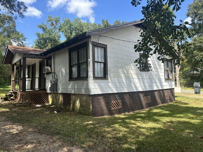 Building Photo - 301 W Lula St