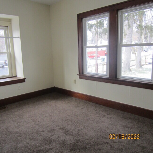 Building Photo - 1002 Nold Ave