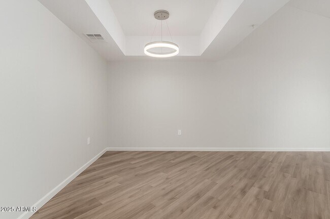 Foto del edificio - 9460 E Mission Ln