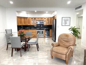 Building Photo - 1408 Brickell Bay Dr