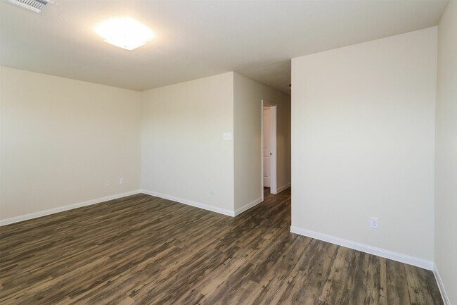 Foto del edificio - 5926 Dawn Misty Ln