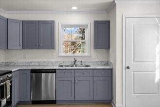 Building Photo - 470 S Main St