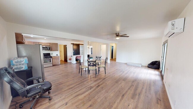 Building Photo - 1707 Snow Dr