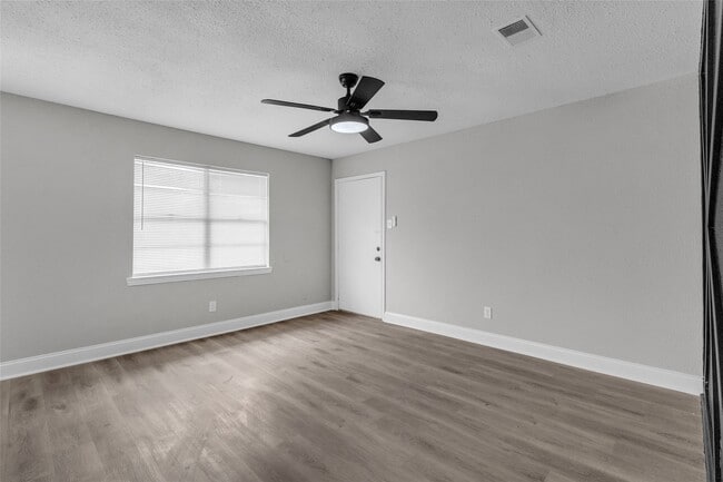 Building Photo - 3613 Crane St