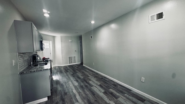 Photo - 228 S Edgewood St Apartment