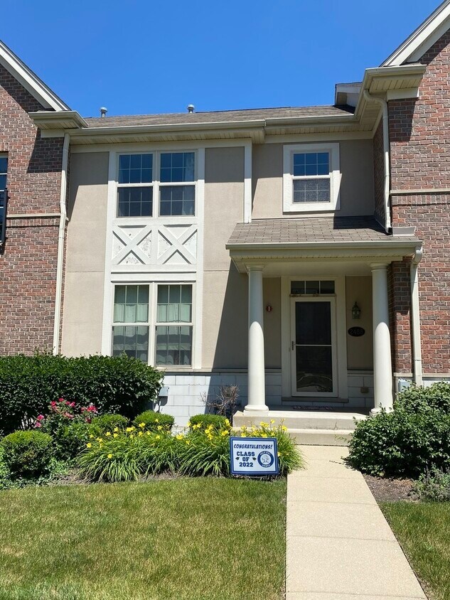 Foto principal - 2488 Waterbury Ln