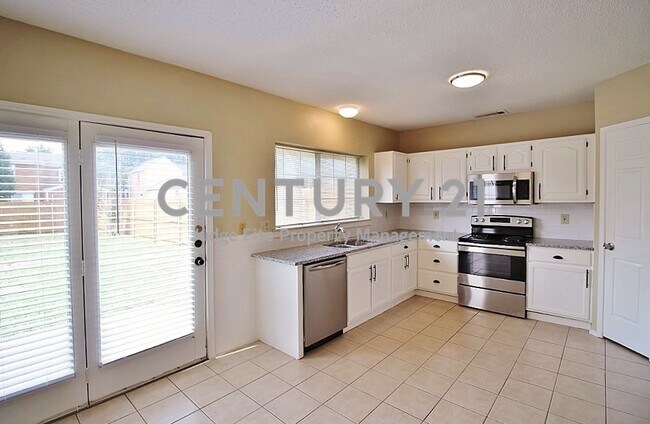 Building Photo - Charming 2-Story 3/2.5/2 in Cedar Hill ISD!