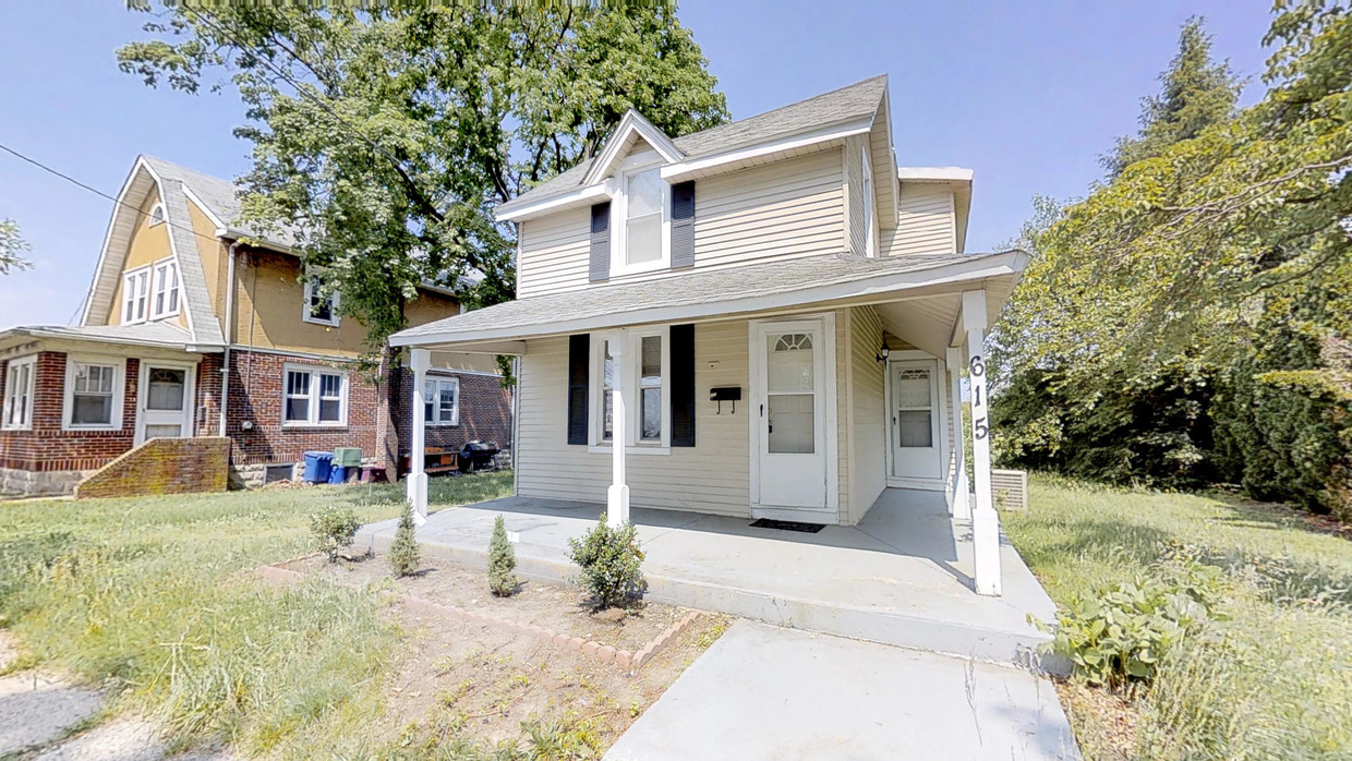 Primary Photo - 615 Front St