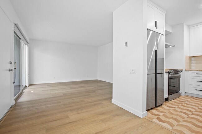 Building Photo - 847 6th St