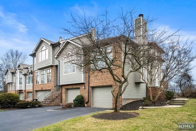 Primary Photo - 102 Lakeview Dr