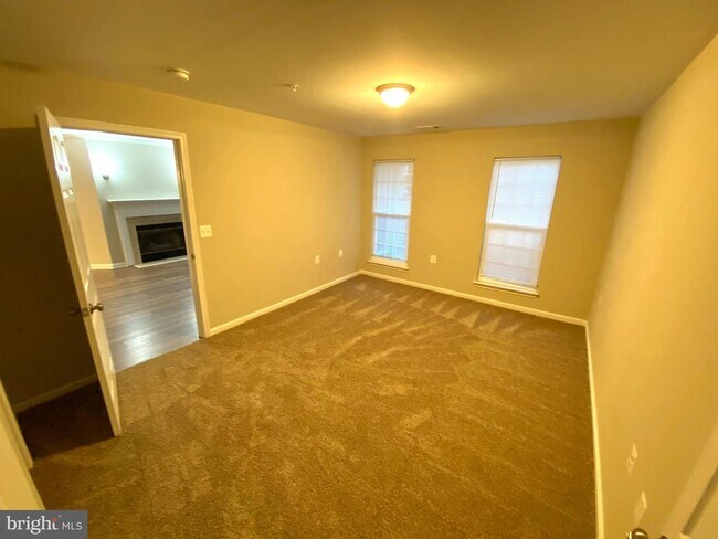 Foto del edificio - 18003 Cloppers Mill Terrace