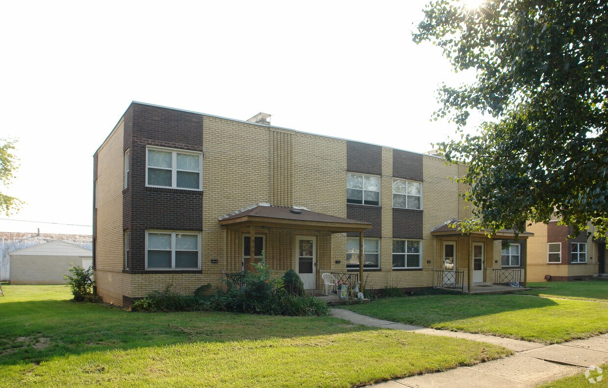 900906 Northwest Blvd, Columbus, OH 43212 Apartments at 900906