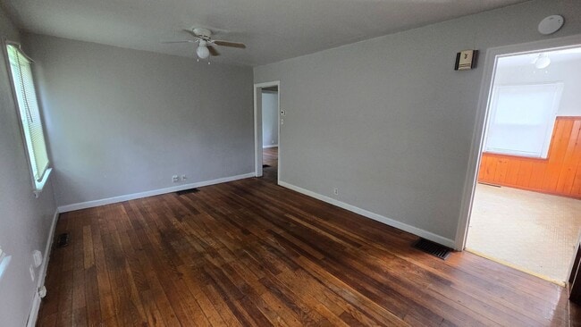 Building Photo - Spacious 3-Bedroom Home with Large Loft Be...