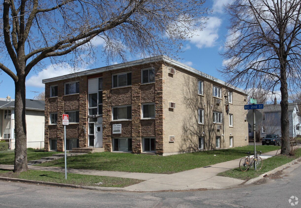 Primary Photo - Park Manor