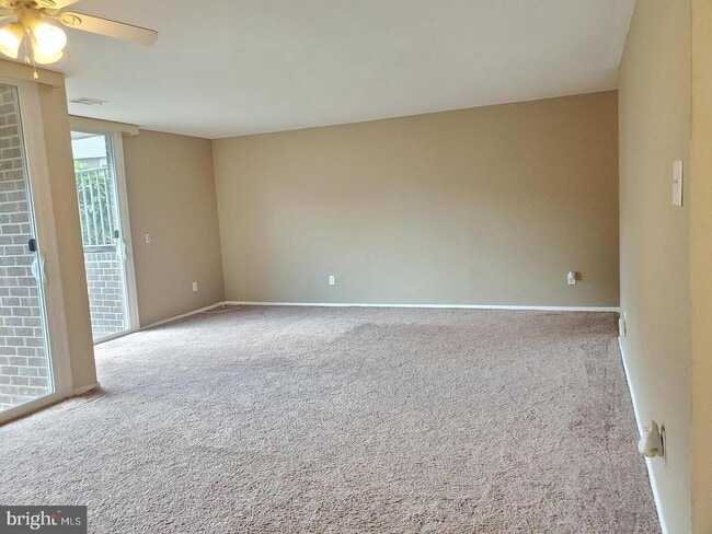 Foto del edificio - 10218 Prince Pl