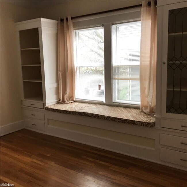 Foto del edificio - 2321 Bellfield Ave