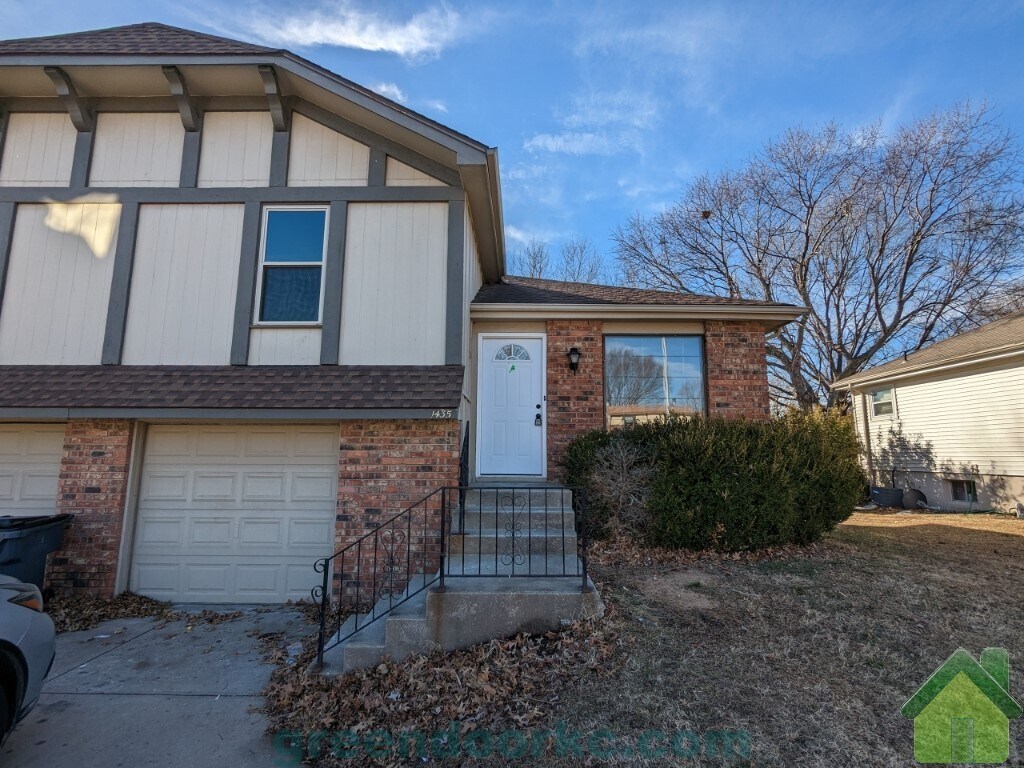 1435 E Penrose Ln, Olathe, KS 66062 Townhouse for Rent in Olathe, KS