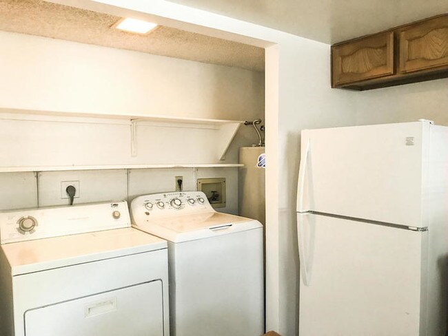 Building Photo - 894 Slumpstone Way