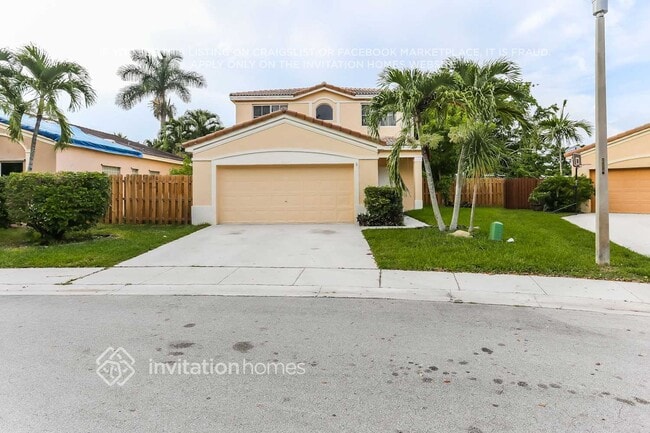 Building Photo - 10621 SW 14th Ct
