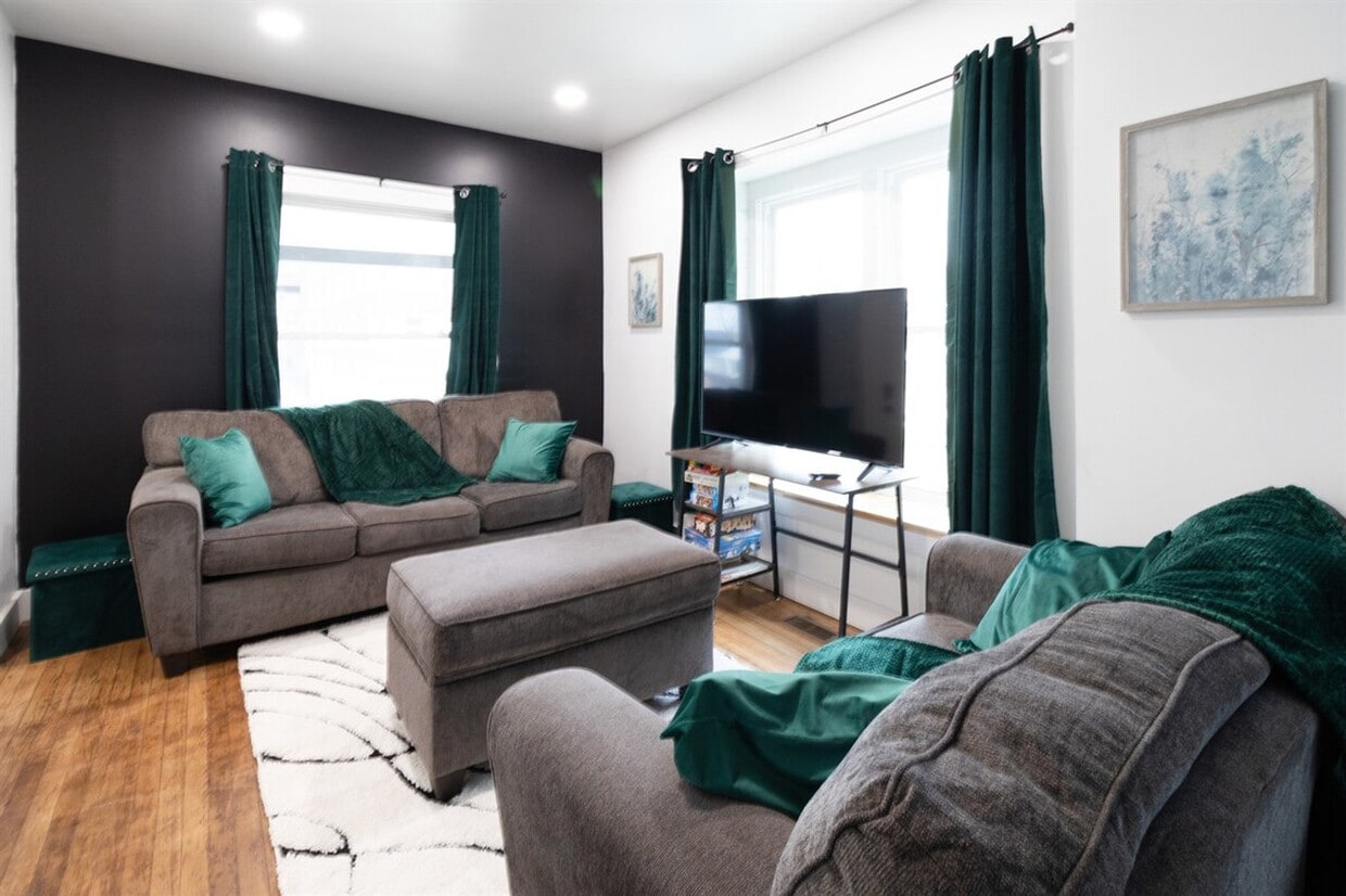 Foto principal - 10628 Lee Ave