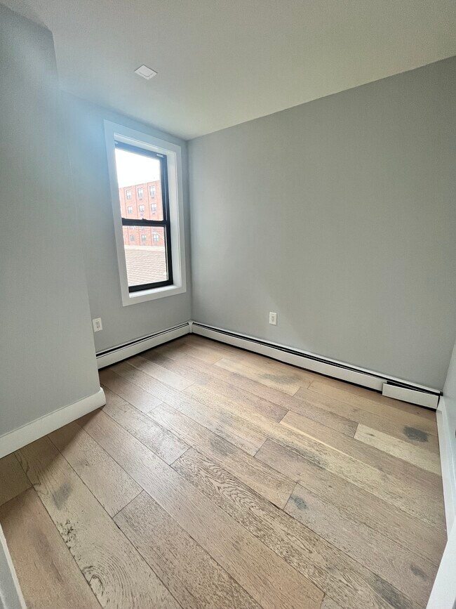 Escaneo0024 - 328 Avenue E