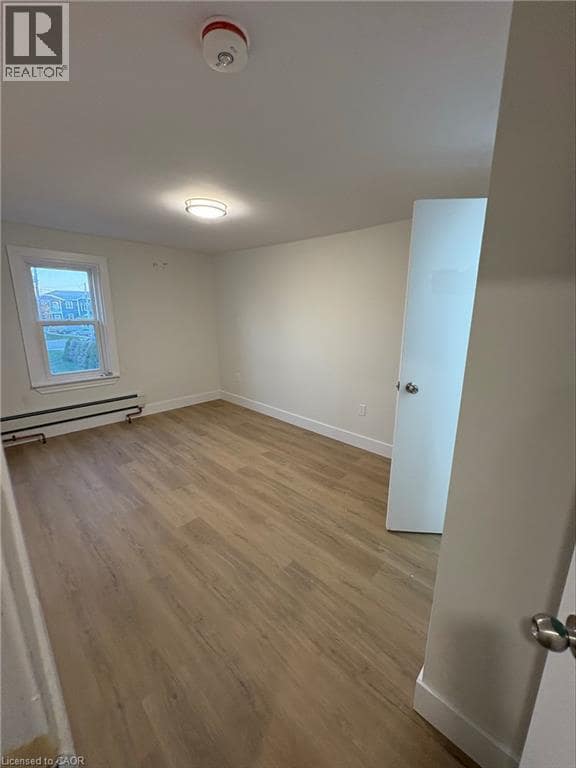 Photo du bâtiment - 803 King St