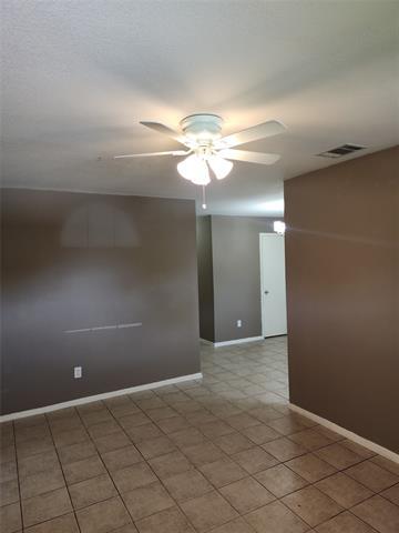 Building Photo - 8114 W Elizabeth Ln
