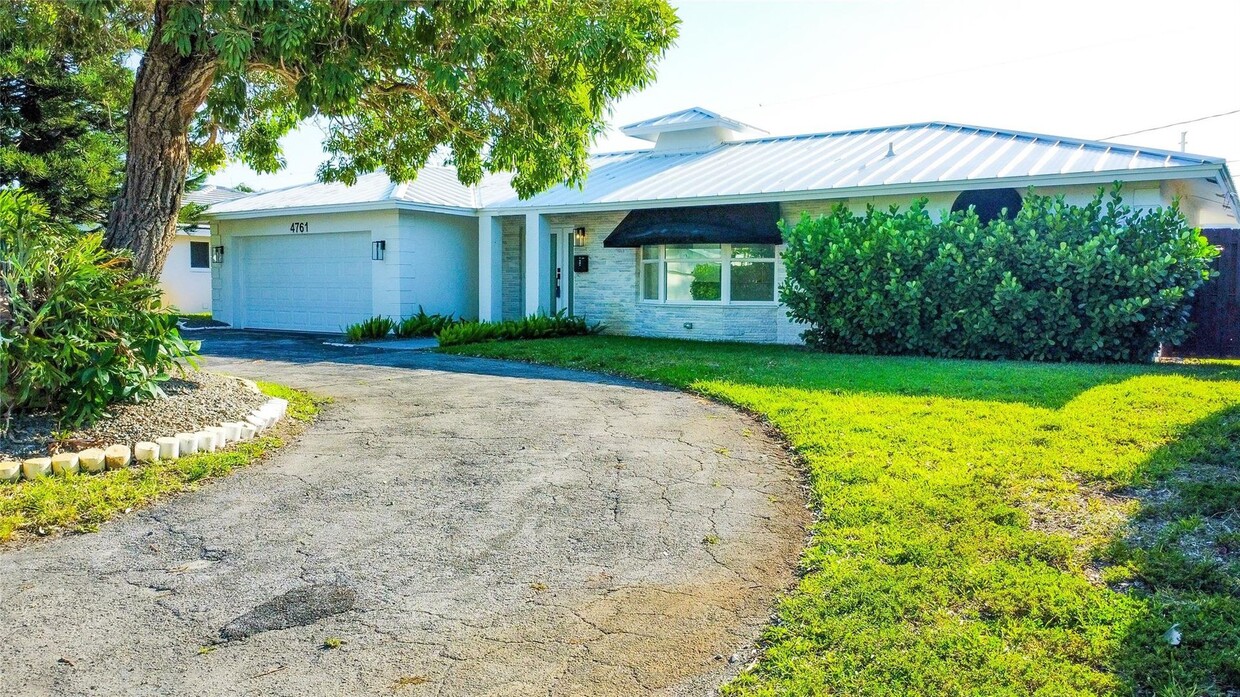Foto principal - 4761 NE 28th Ave
