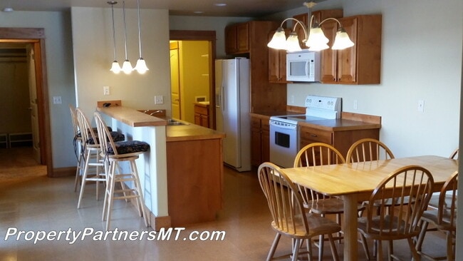 Foto del edificio - **Need more garage?** 3 Bed 2 Bath house