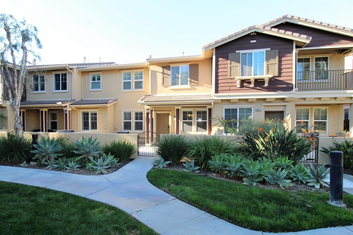 3016 Juneberry St, Orange, CA 92865 Townhome Rentals in Orange CA