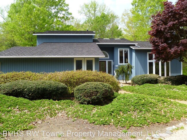 Building Photo - 3 br, 2.5 bath House - 15625 River Bend Trail