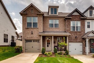 Building Photo - 1422 Channing Dr