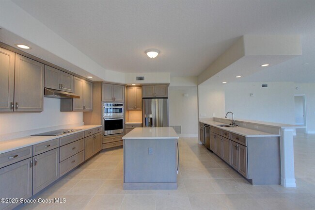 Foto del edificio - 1465 S Harbor City Blvd
