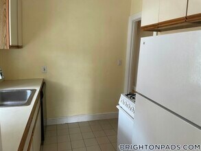 Building Photo - 97 Strathmore Rd